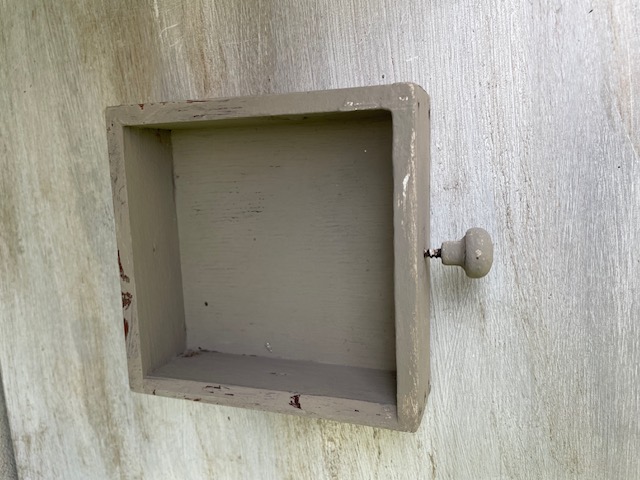 Oud ladenkastje met heel veel kleine laatjes - Afbeelding 11