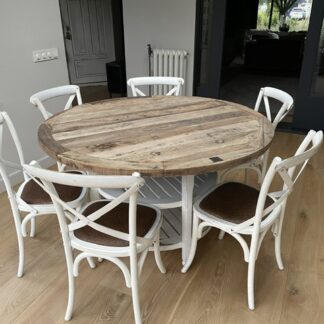 Oude tafel met blad sloophout tijdelijk gereserveerd